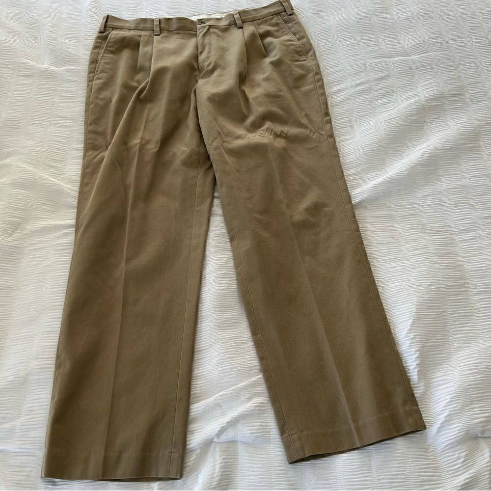 Eddie Bauer Men’s Wrinkle Resistant Pleated Pants size 40 X 34